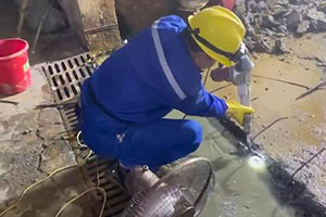 白沙地下室伸缩缝堵漏施工视频